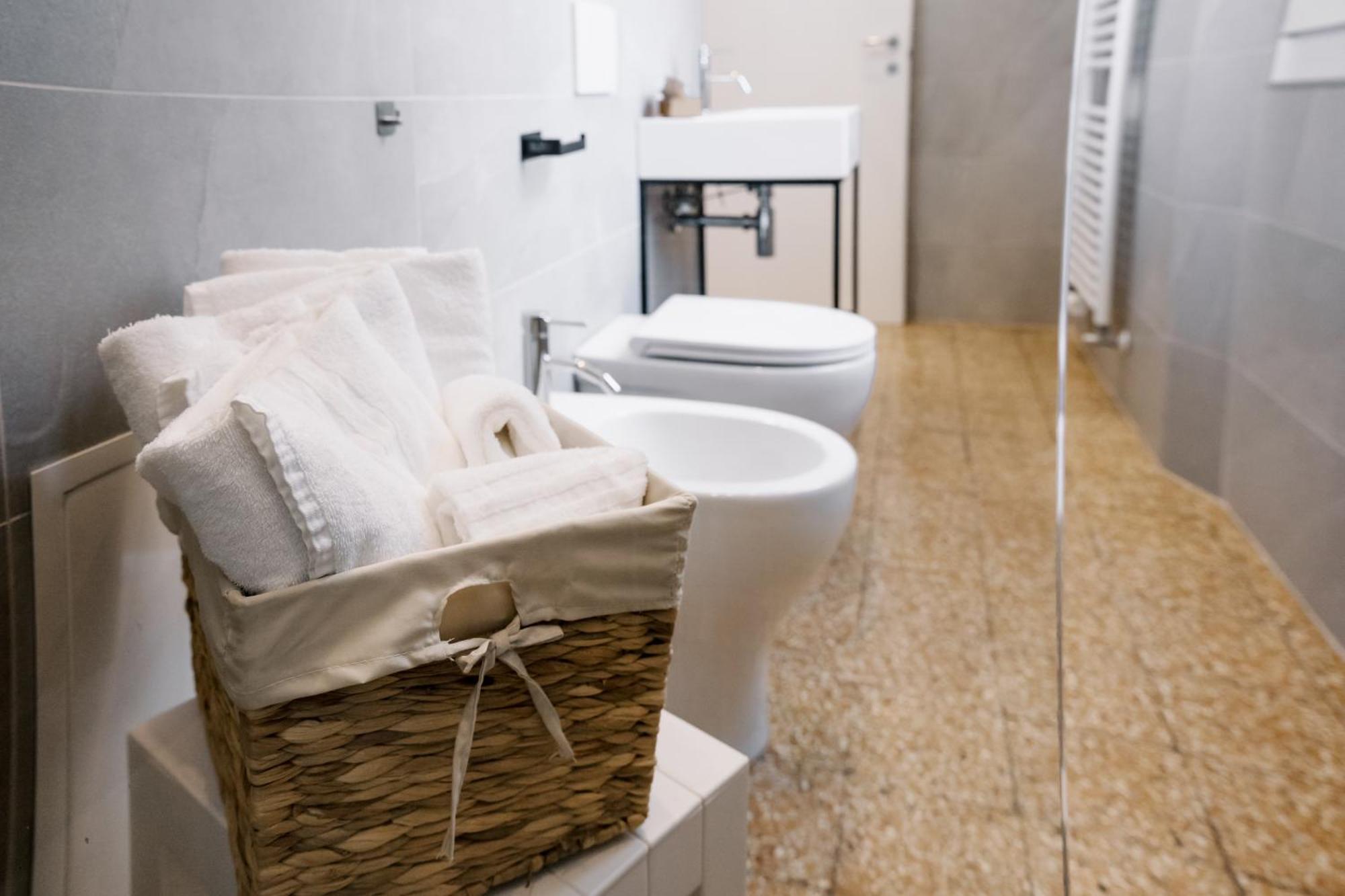 Lami Room & Apartment คาสเทลซานเปียโตรแตร์เม ภายนอก รูปภาพ